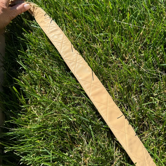 CHANEL lambskin VINTAGE shoulder/cross body bag. From 1994-1996. GORGEOUS! - Picture 9 of 17